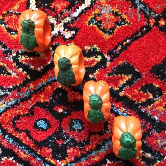 Vintage World Bazaars Rustic Pumpkin Ceramic Napkin Rings - Picture 8 of 8